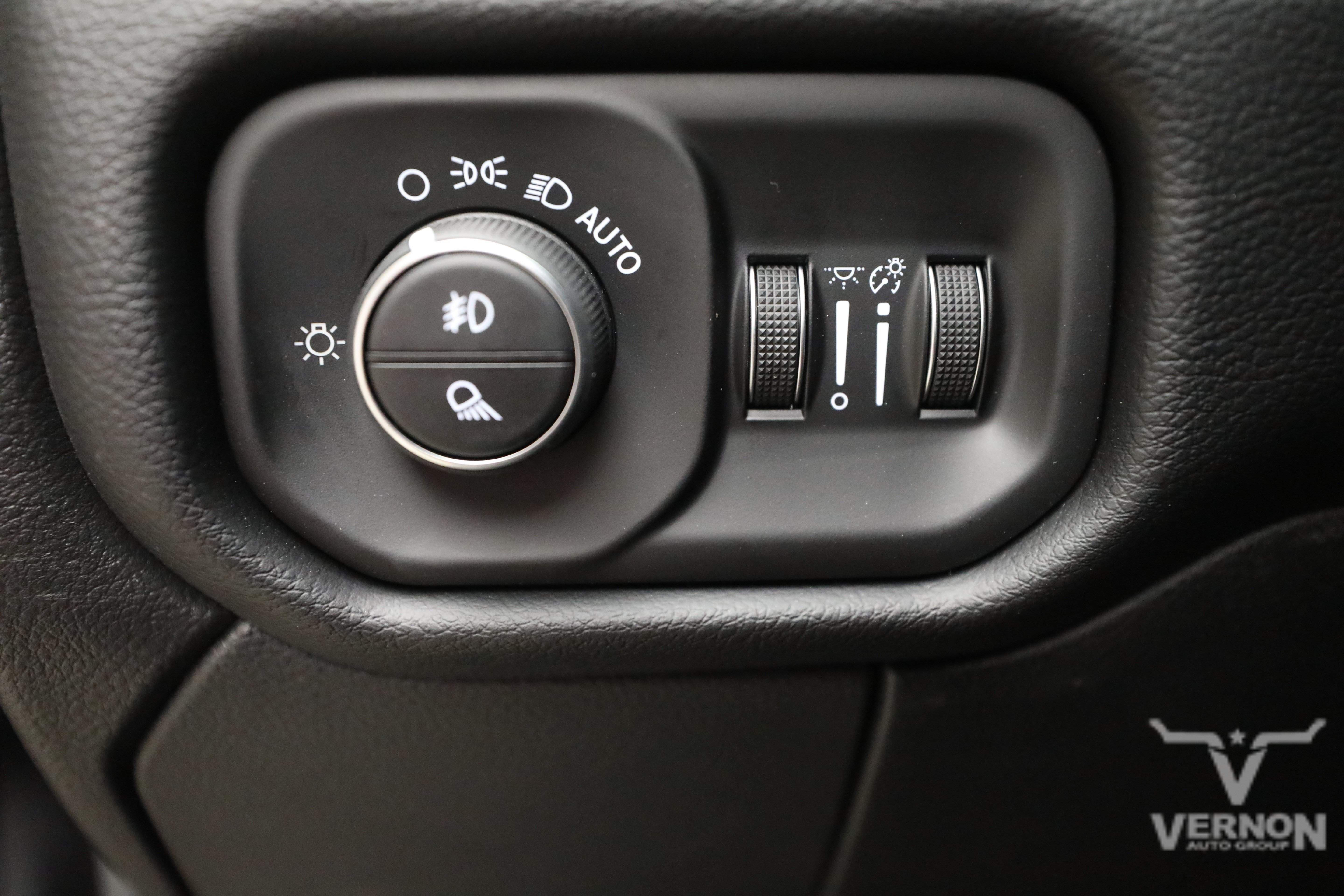New 2027 RAM 3500 Laramie AWD/4WD image 15