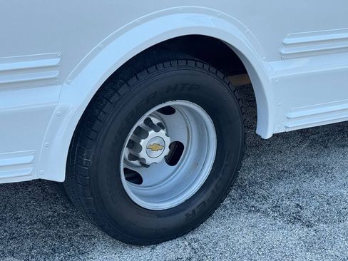 Used 2004 Chevrolet Express 3500 w/ School Bus Package RWD image 76