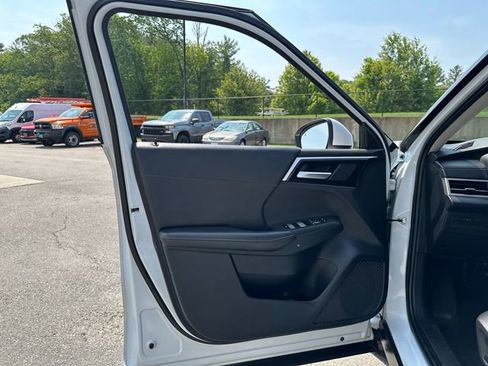 Used 2023 Mitsubishi Outlander SE image 21