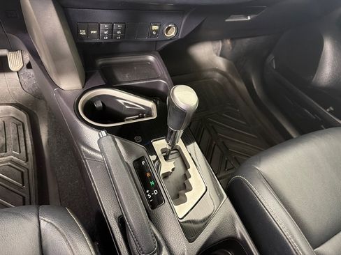 Used 2018 Toyota RAV4 Limited w/ Advanced Technology Package AWD/4WD image 17