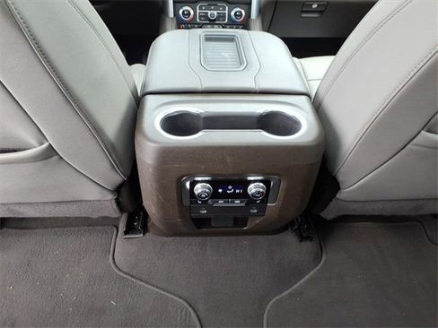 Used 2024 GMC Yukon XL SLT w/ SLT Premium Package image 16