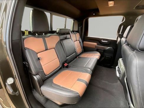 Used 2022 Chevrolet Silverado 2500 High Country w/ Technology Package image 17