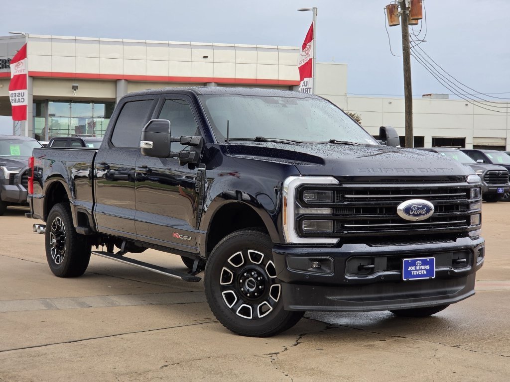Used 2025 Ford F250 Platinum AWD/4WD image 2