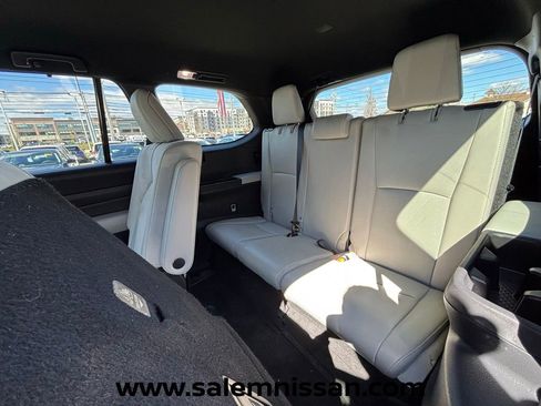Used 2024 Toyota Grand Highlander AWD Hybrid image 16