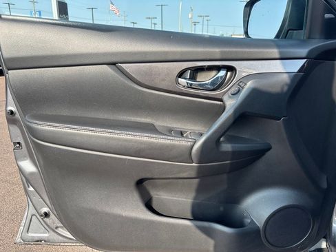 Used 2020 Nissan Rogue SV AWD/4WD image 12