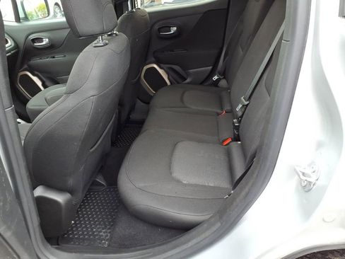 Used 2017 Jeep Renegade Latitude w/ Cold Weather Group AWD/4WD image 11