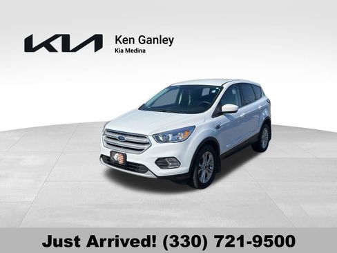 Used 2017 Ford Escape SE FWD image 1
