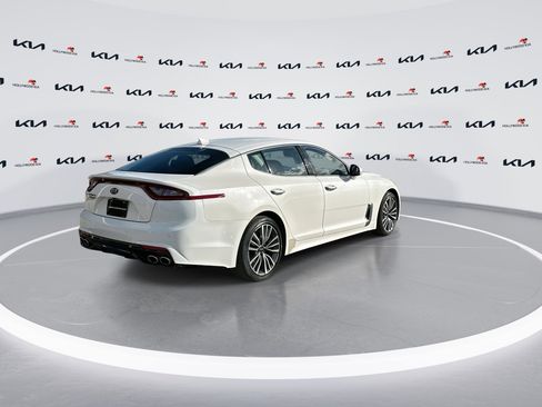 Used 2019 Kia Stinger image 8