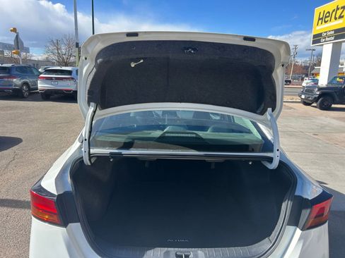 Used 2025 Nissan Altima 2.5 SV image 30
