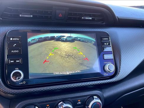 Used 2024 Nissan Kicks SV image 7