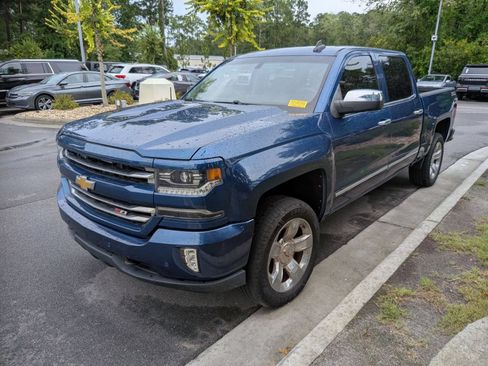 Used 2017 Chevrolet Silverado 1500 LTZ Z71 w/ LTZ Plus Package AWD/4WD image 7
