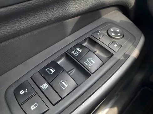 Used 2019 Jeep Cherokee Limited w/ Trailer Tow Group AWD/4WD image 38