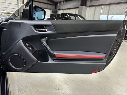 Used 2019 Toyota 86 image 14