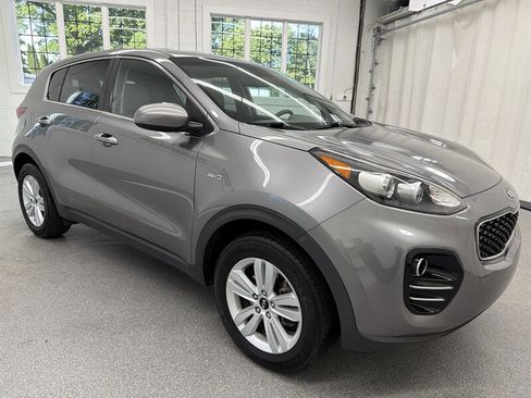 Used 2018 Kia Sportage LX AWD/4WD image 3