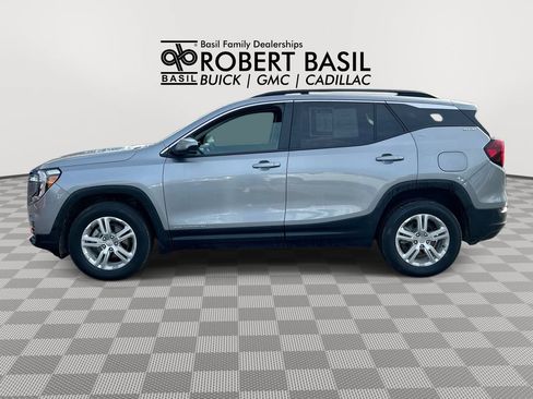 Used 2024 GMC Terrain SLE AWD/4WD image 5