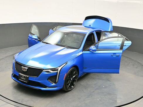 New 2025 Cadillac CT4 V w/ LPO, ONYX Package image 35