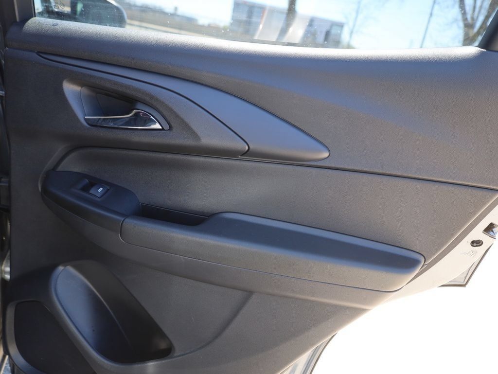 Used 2025 Chevrolet TrailBlazer LT FWD image 20