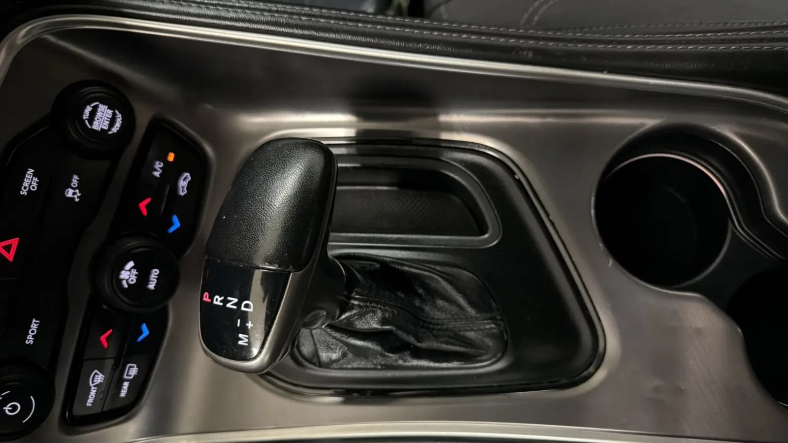 Used 2020 Dodge Challenger SXT RWD image 12