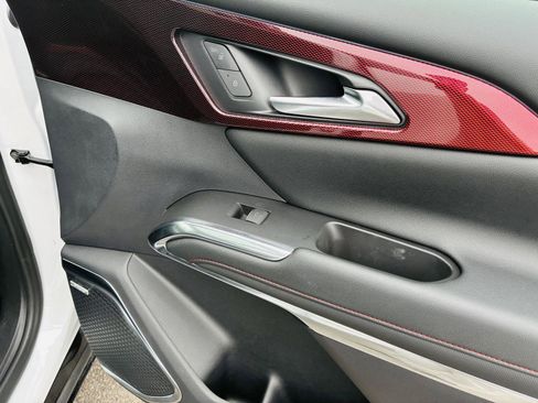 Used 2024 Chevrolet Traverse RS image 36