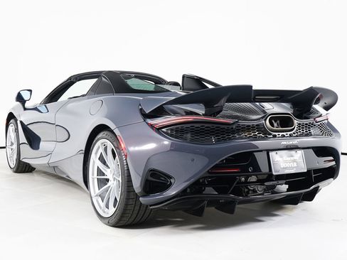 Used 2026 McLaren 750S Spider RWD image 19
