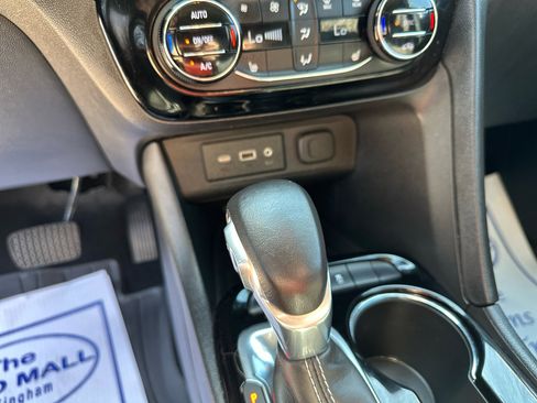 Used 2021 Buick Encore GX Select w/ Sport Touring Package image 28