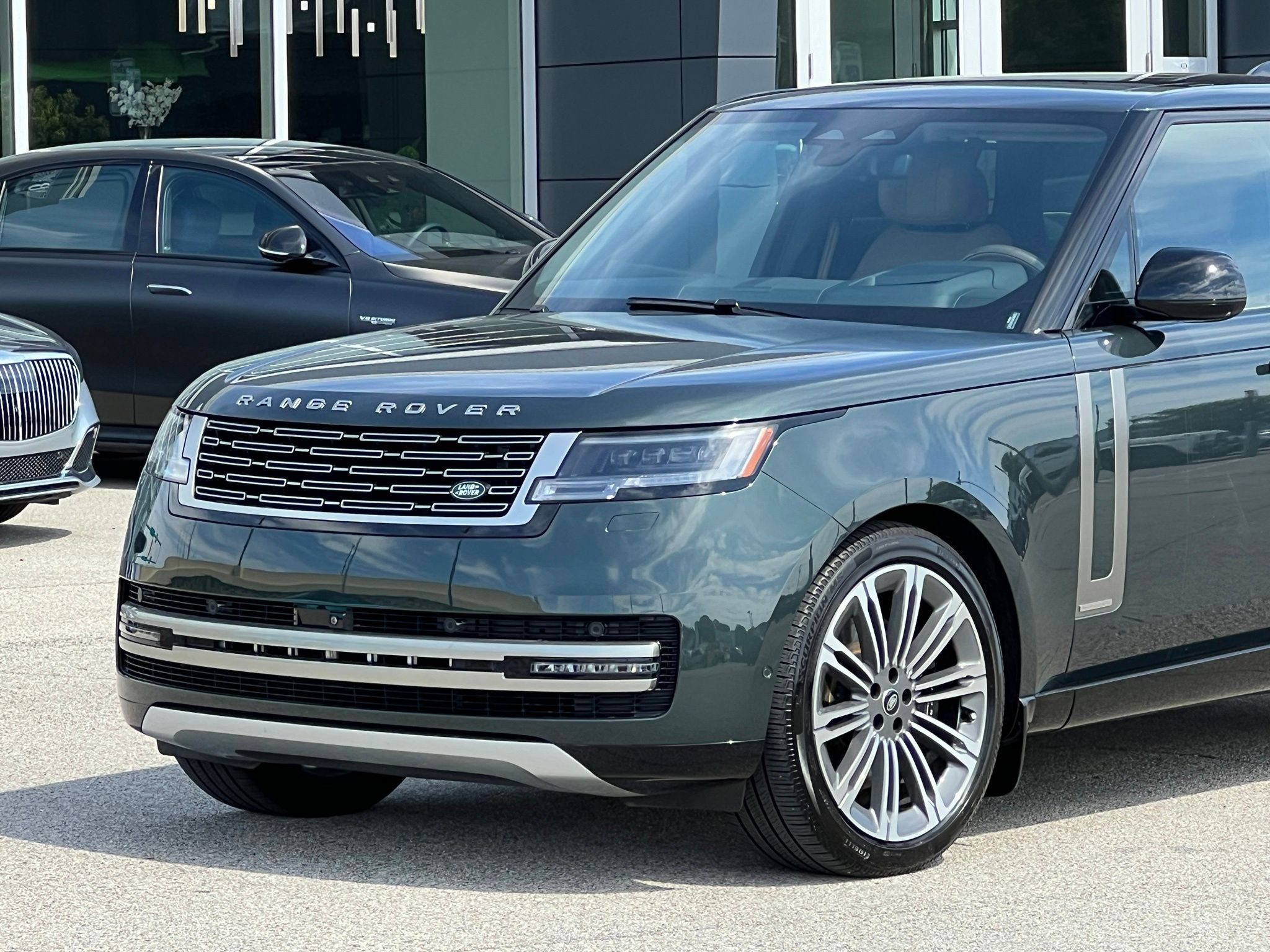 Used 2025 Land Rover Range Rover Autobiography AWD/4WD image 14