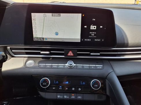 Used 2024 Hyundai Elantra SEL FWD image 21