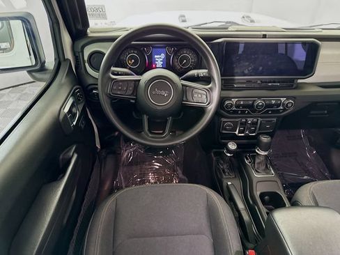 Used 2024 Jeep Gladiator Sport AWD/4WD image 20