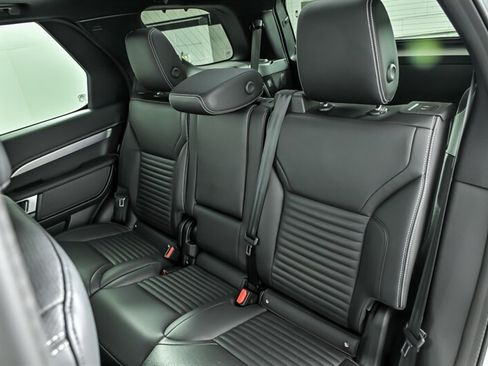 Used 2023 Land Rover Discovery S R-Dynamic AWD/4WD image 19