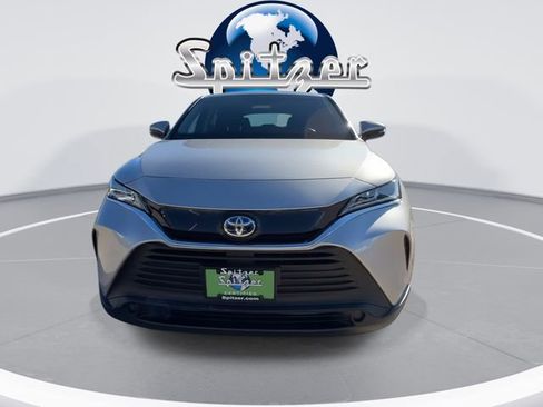 Used 2024 Toyota Venza LE image 3