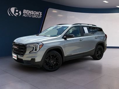 Used 2024 GMC Terrain SLE w/ Driver Convenience Package