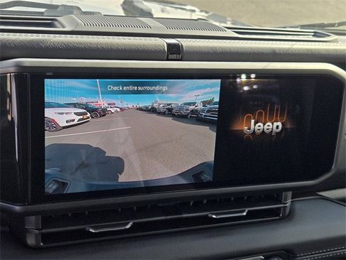 New 2025 Jeep Gladiator High Tide image 11