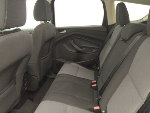 Used 2017 Ford Escape SE FWD image 18