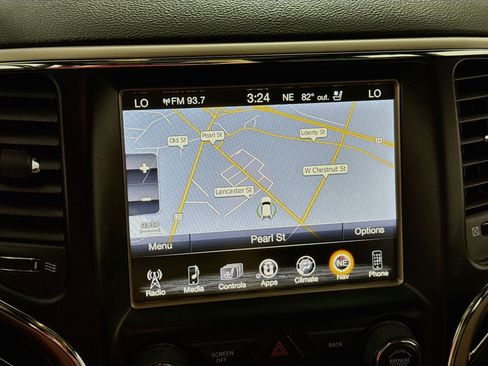 Used 2016 Jeep Grand Cherokee Limited w/ Luxury Group II AWD/4WD image 2