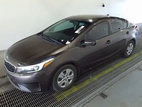Used 2017 Kia Forte LX FWD image 1