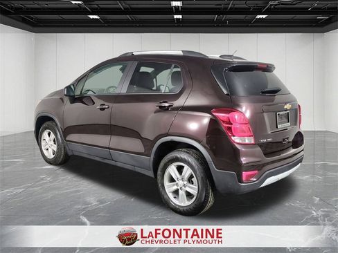 Certified 2022 Chevrolet Trax LT w/ LT Convenience Package image 6