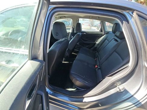 Used 2019 Volkswagen Jetta SE FWD image 8