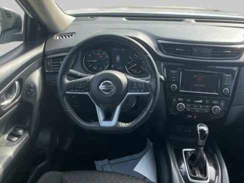 Used 2020 Nissan Rogue SV FWD image 13