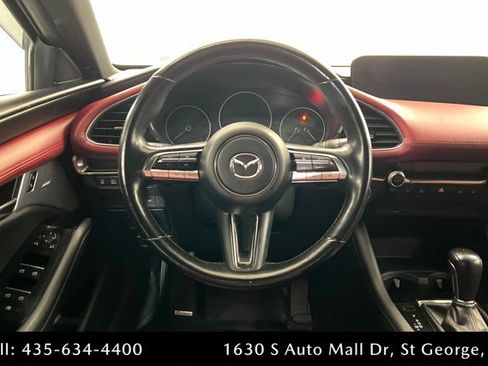 Used 2021 MAZDA MAZDA3 Hatchback w/Premium Plus Pkg image 12