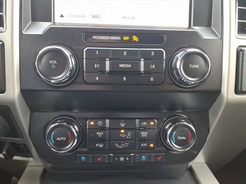 Used 2019 Ford F150 Lariat image 22