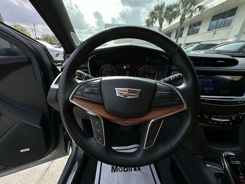 Certified 2023 Cadillac XT5 Premium Luxury image 22