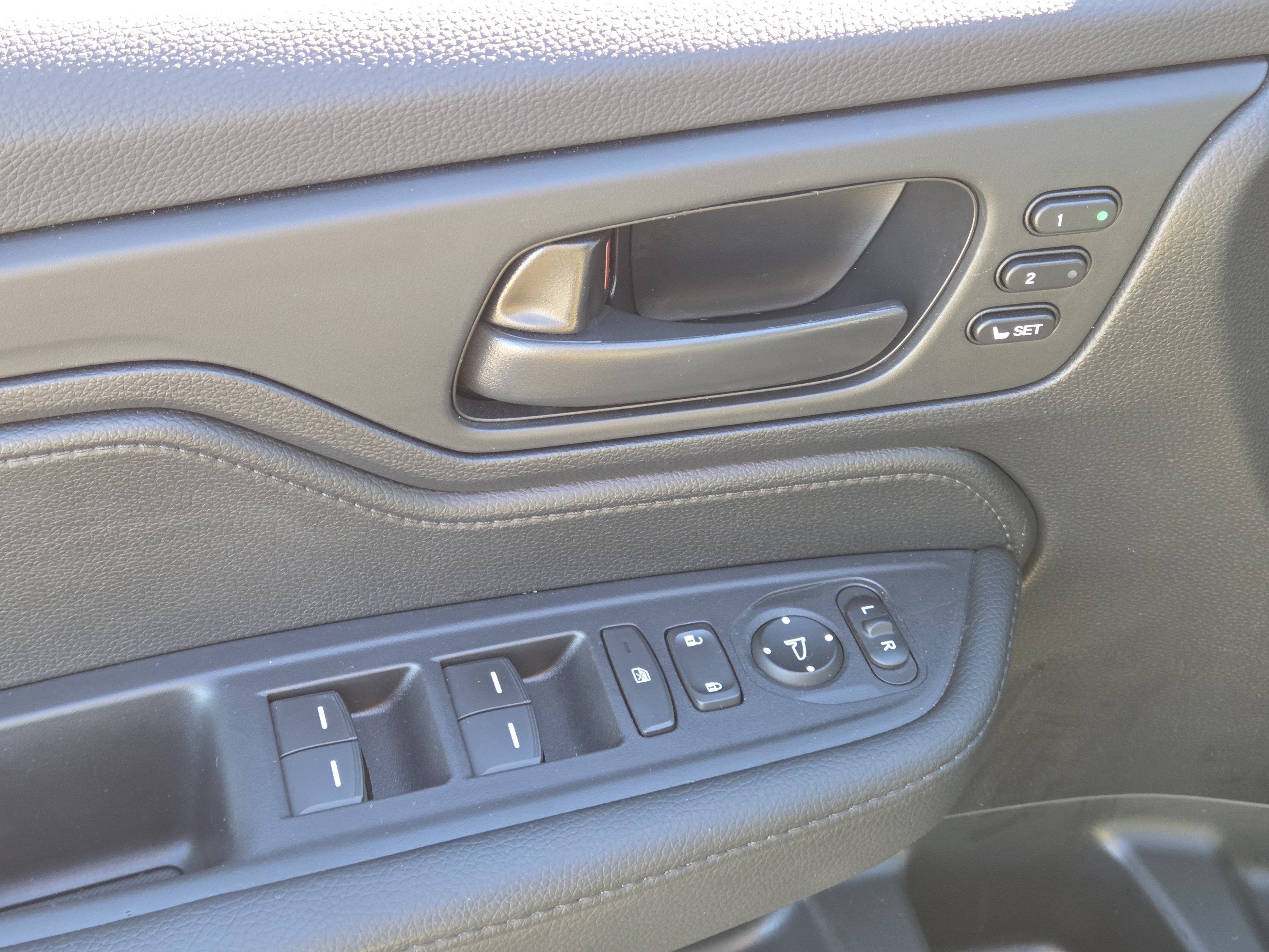 Used 2025 Honda Odyssey Sport-L image 31