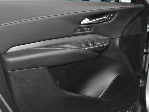 Used 2024 Cadillac XT4 Premium Luxury image 4