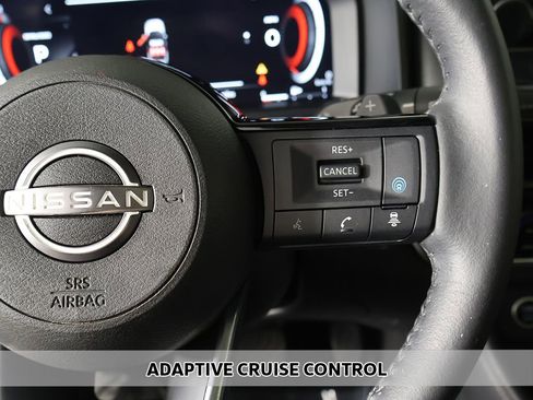 Used 2023 Nissan Rogue Platinum image 4