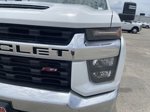 Used 2023 Chevrolet Silverado 2500 LT w/ Convenience Package AWD/4WD image 10