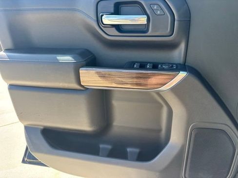 Used 2022 Chevrolet Silverado 1500 LT Trail Boss w/ Safety Package AWD/4WD image 15