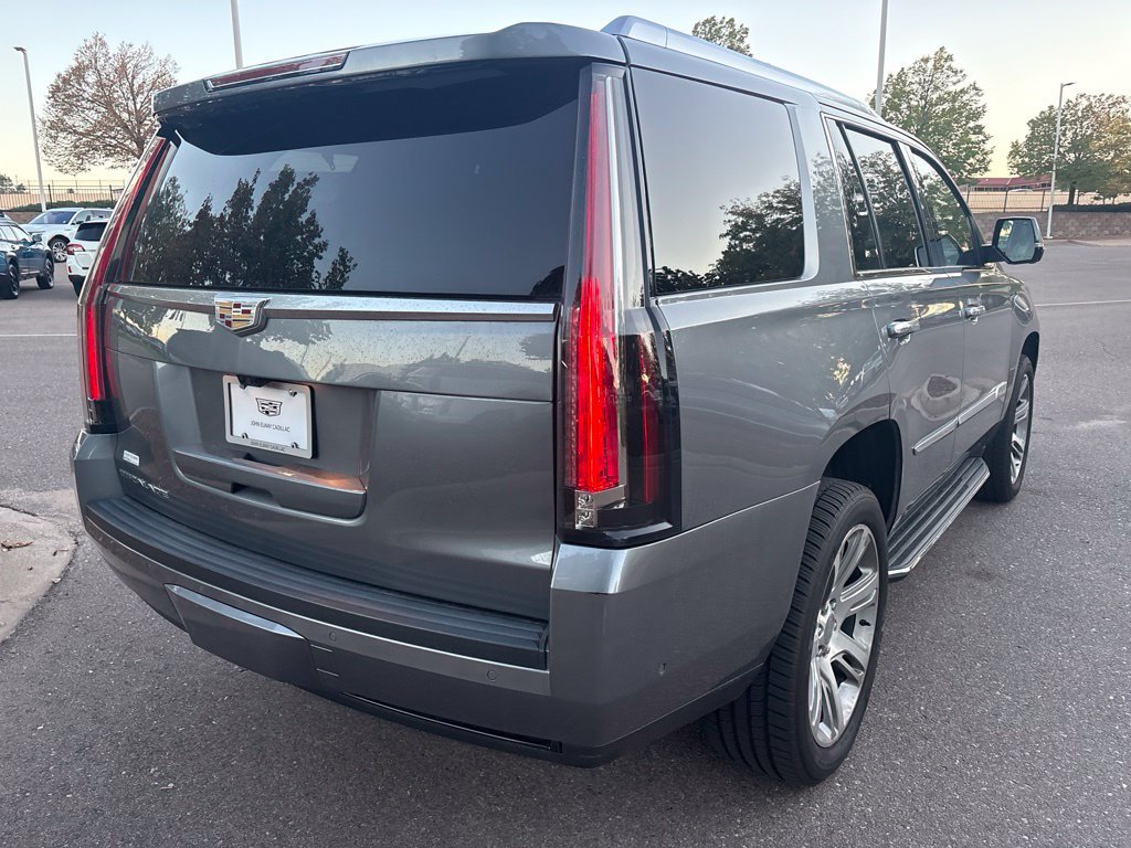 Used 2019 Cadillac Escalade Luxury AWD/4WD image 5
