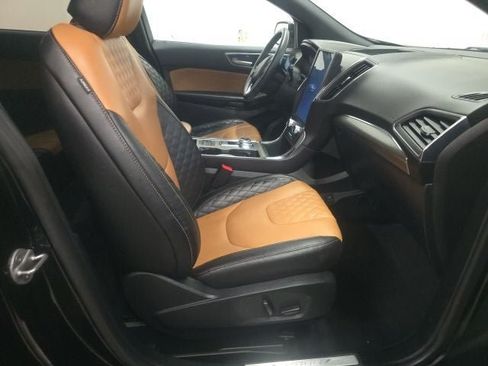 Used 2023 Ford Edge Titanium w/ Equipment Group 301A AWD/4WD image 3
