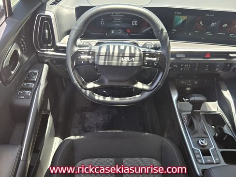Used 2026 Kia Sorento LX FWD image 13