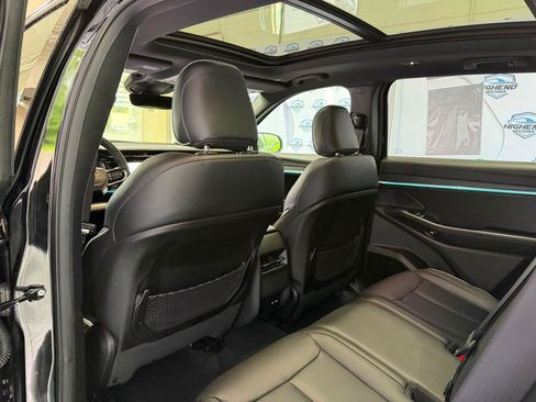 Used 2025 Jeep Wagoneer S Limited AWD/4WD image 20